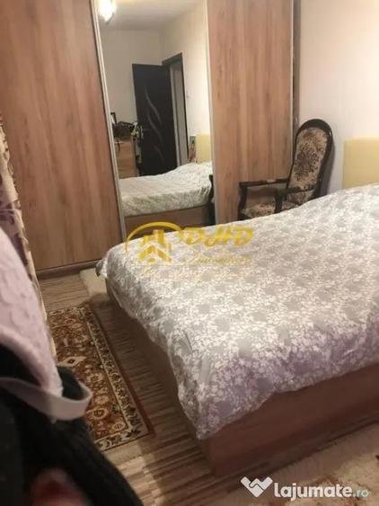 Apartament cu 3 camere semidecomandat în Central