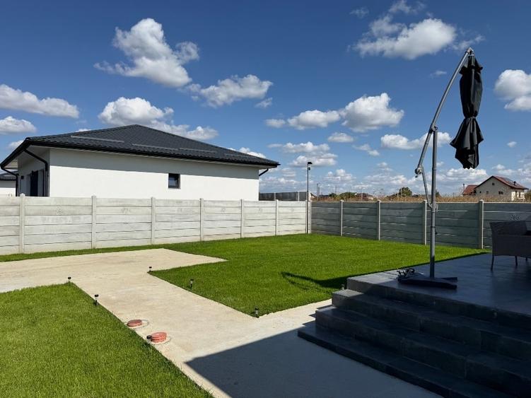Casă individuală cu 5 camere cu Teren 402 Mp în Olteni