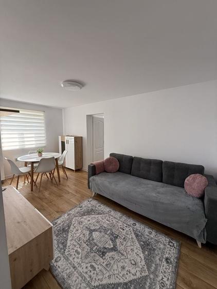 Apartament cu 2 camere semidecomandat în Micro 14