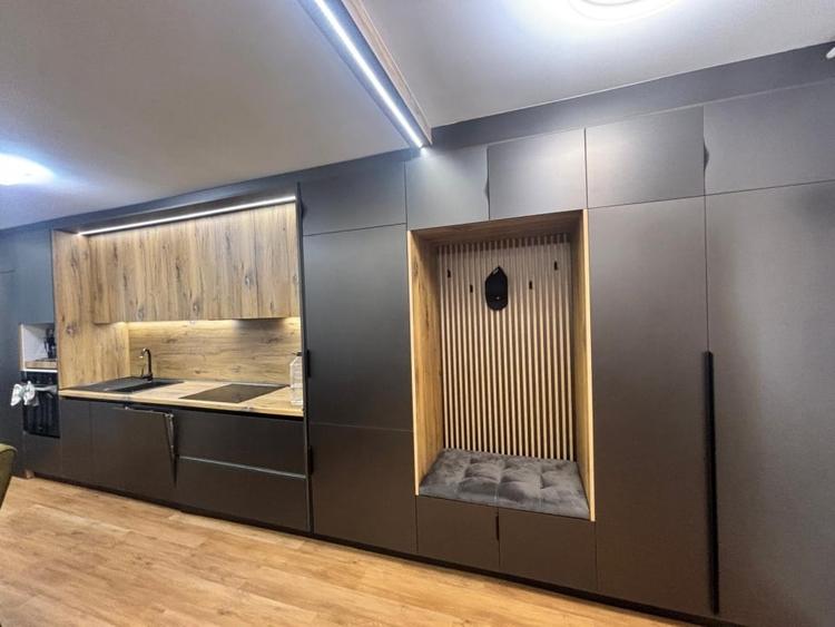 Apartament cu 3 camere decomandat, mobilat în Independenței