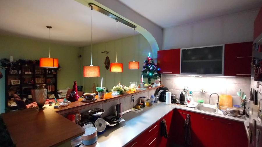 Casă individuală cu 7 camere cu Canalizare în Faleza Nord