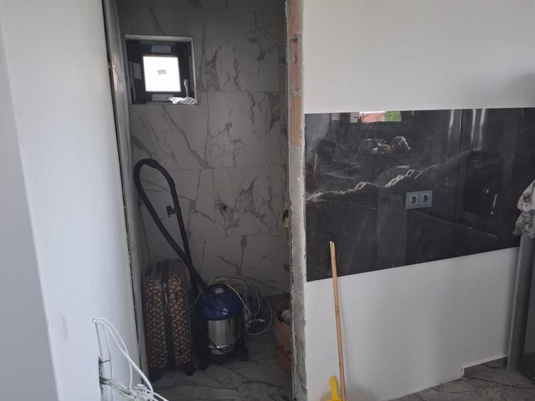 Casă individuală cu 3 camere cu Canalizare în Vest