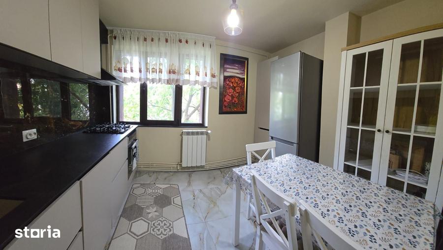Apartament cu 4 camere în Mazepa 1