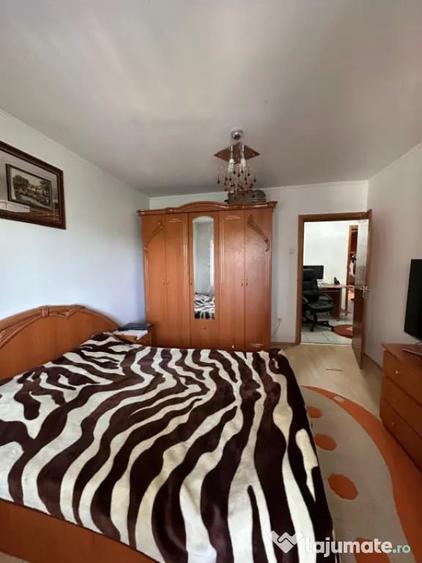 Apartament cu 3 camere decomandat în Gara
