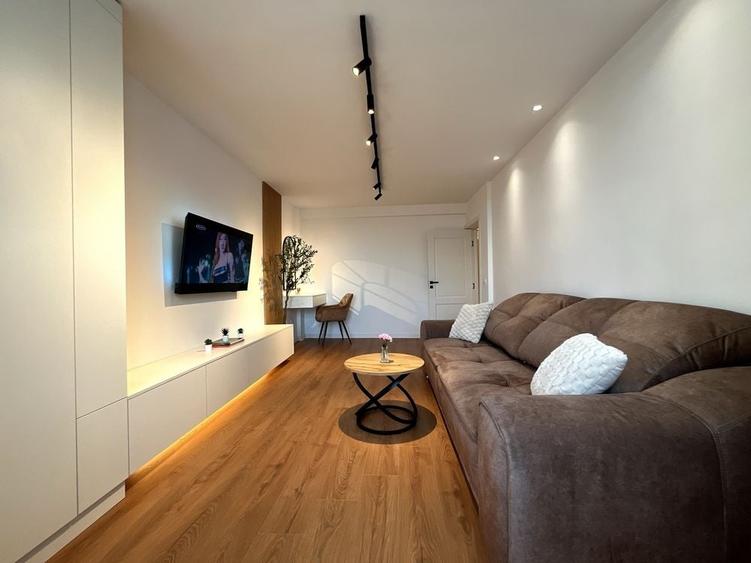 Apartament cu 2 camere decomandat în Central