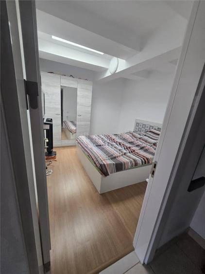 Apartament cu 2 camere semidecomandat în Tei — fotografia 3