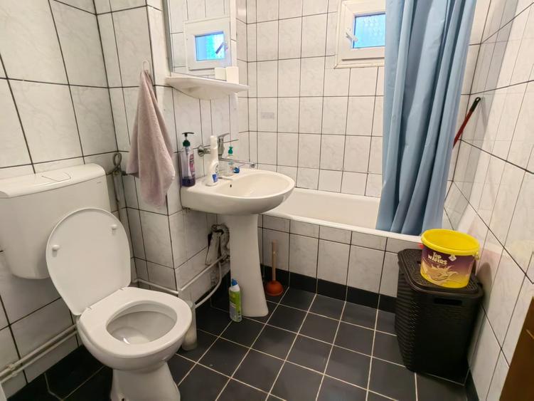 Apartament cu 4 camere decomandat în Zorilor