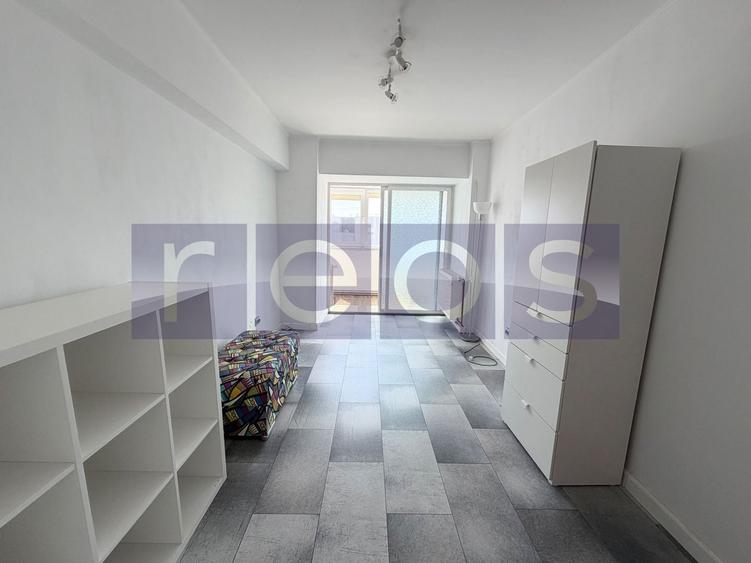 Apartament cu 3 camere decomandat, mobilat în P-ța Victoriei