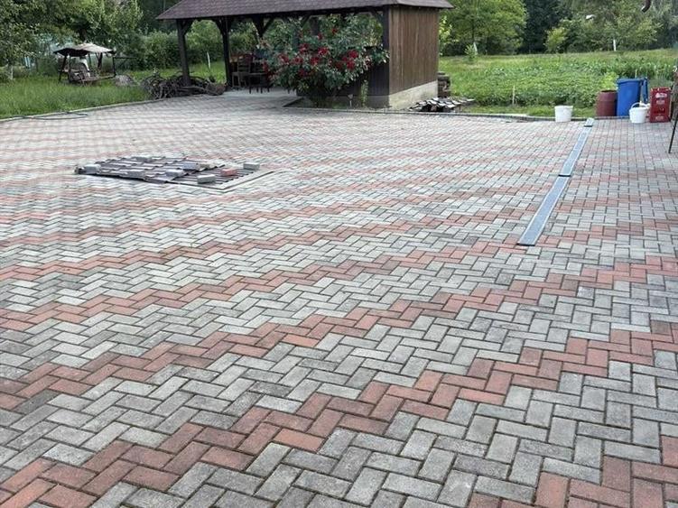 Casă individuală cu 4 camere cu Teren 1150 Mp în Central