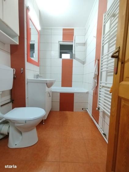 Apartament cu 3 camere decomandat în Răcădău