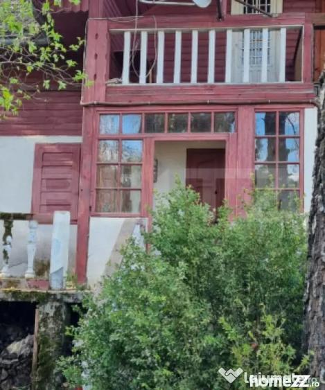 Casă cu 4 camere cu Teren 240 Mp în Central