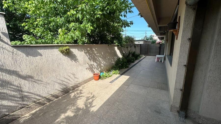 Apartament cu 3 camere semidecomandat, mobilat în Bucureștii Noi