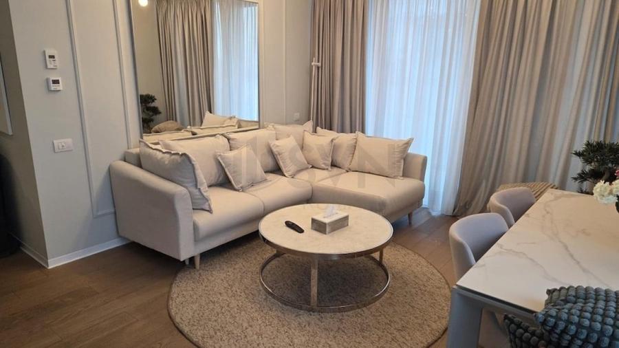 Apartament cu 2 camere semidecomandat, mobilat în Primăverii