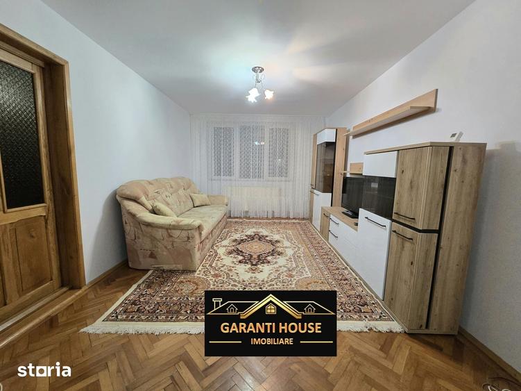 Apartament cu 3 camere decomandat în Săsar