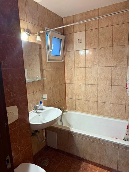 Apartament cu 2 camere decomandat în Drumul Taberei