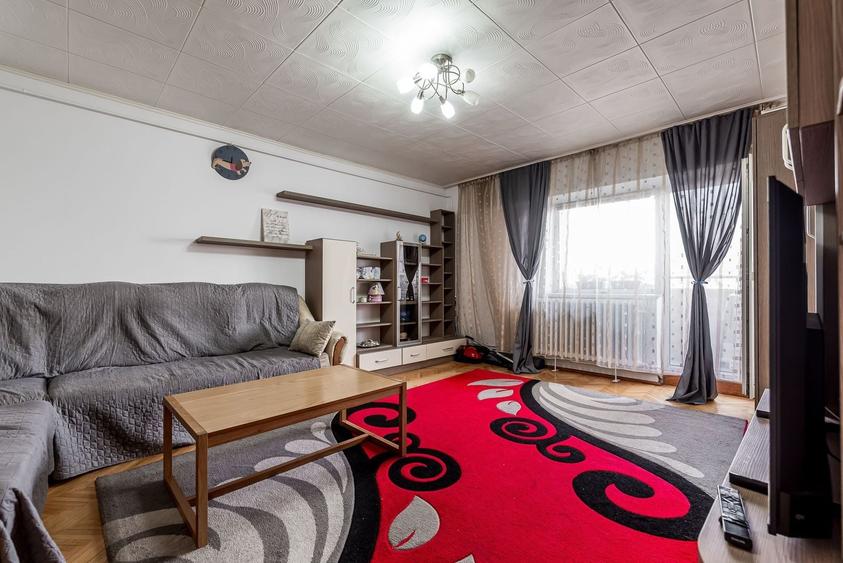 Apartament cu 3 camere semidecomandat în Alfa