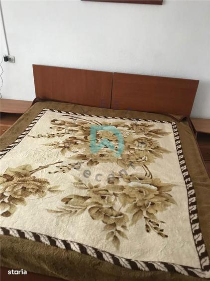 Casă cu 5 camere cu Teren 500 Mp în Stupini