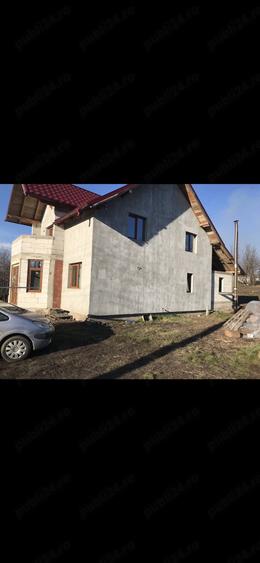 Casă cu 4 camere cu Teren 2500 Mp în Păltiniș