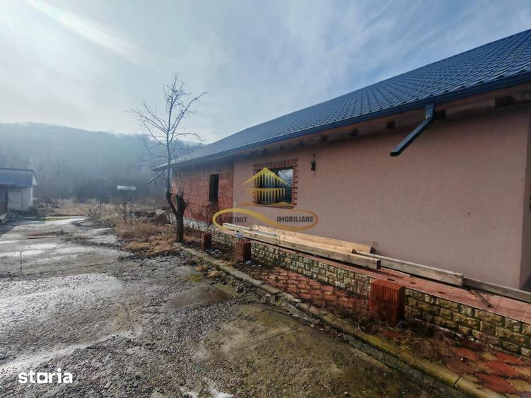 Casă cu 2 camere cu Teren 760 Mp în Mărgineni