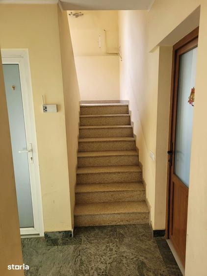 Casă cu 6 camere cu Teren 511 Mp în Central