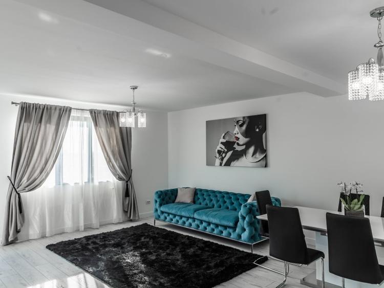 Duplex cu 4 camere cu Canalizare în Domnești