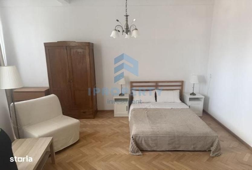 Apartament cu 3 camere semidecomandat în Grivița