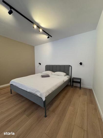 Spațiu comercial, de 448 mp, în Schei