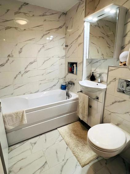 Apartament cu 3 camere decomandat în Decebal