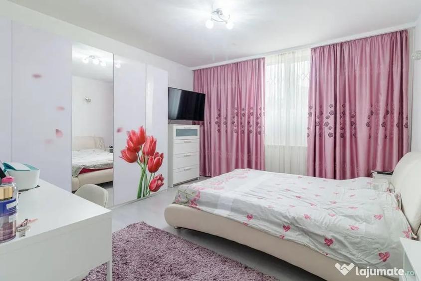 Casă cu 7 camere cu Teren 2000 Mp în Periș