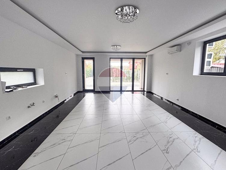 Casă cu 6 camere cu Teren 570 Mp în Iancu Nicolae