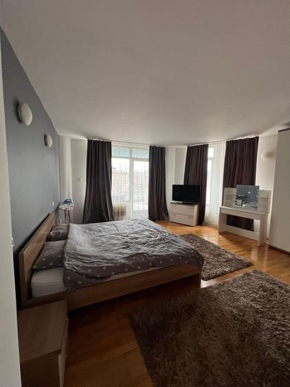 Apartament cu 4 camere semidecomandat în Ultracentral
