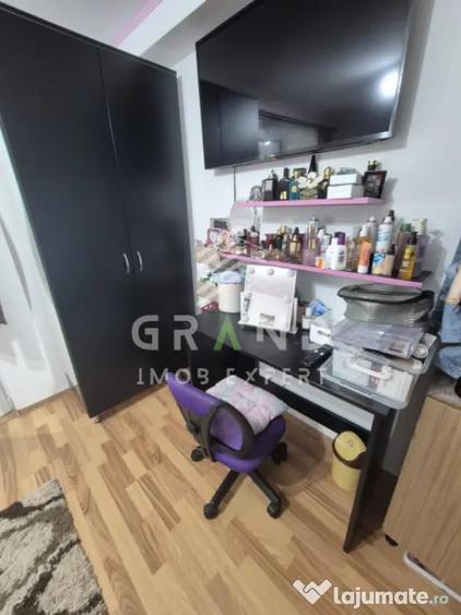Apartament cu 3 camere semidecomandat în Central