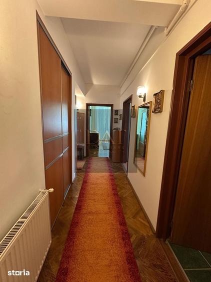 Apartament cu 3 camere decomandat în Central