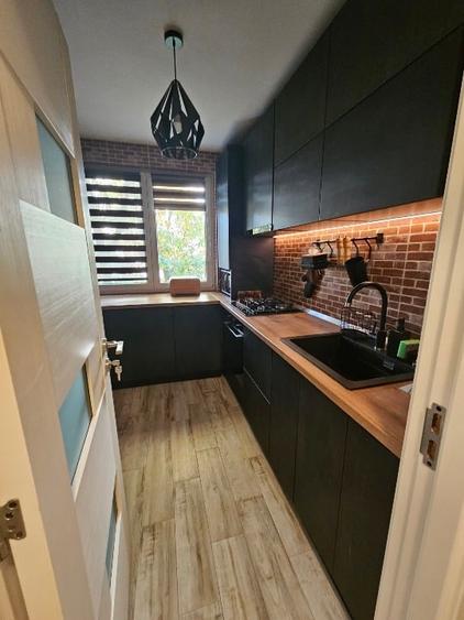 Apartament cu 3 camere semidecomandat în Titan