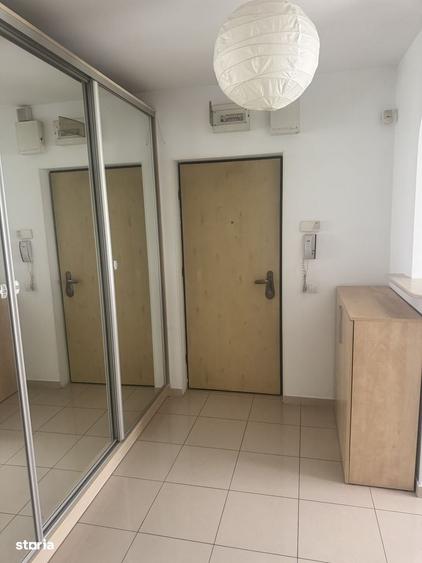 Apartament cu 2 camere semidecomandat în Văcăresti