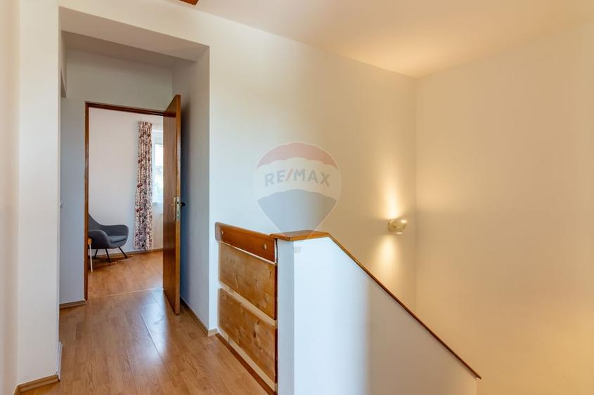 Casă cu 4 camere cu Teren 210 Mp în Central