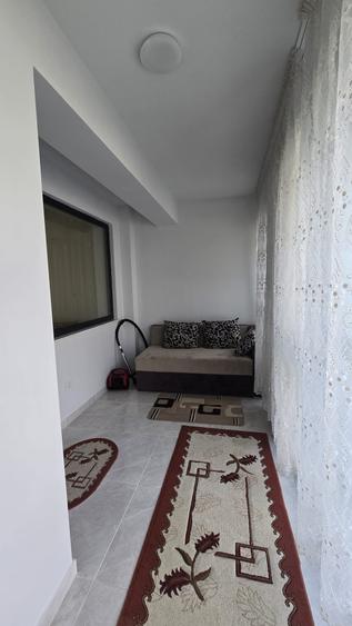 Apartament cu 2 camere decomandat în Carrefour