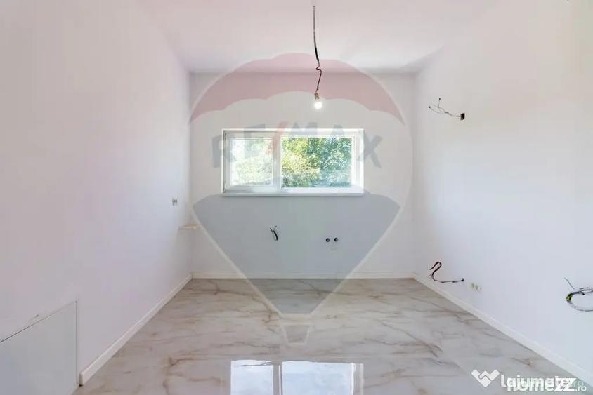 Casă cu 4 camere cu Teren 450 Mp în Săbăreni