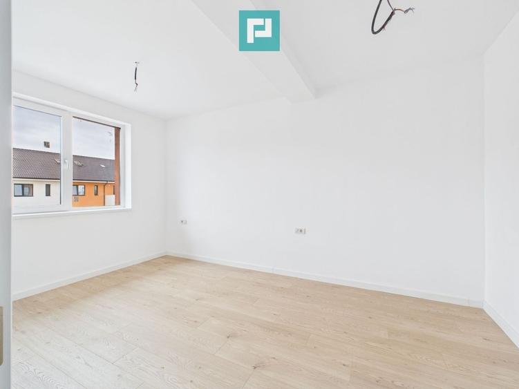 Apartament cu 3 camere semidecomandat în Giroc