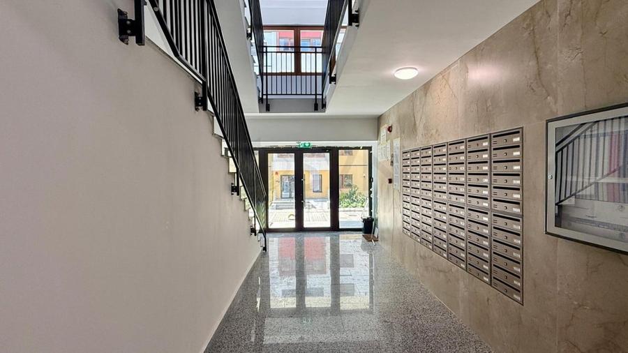 Apartament cu 2 camere decomandat în Berceni