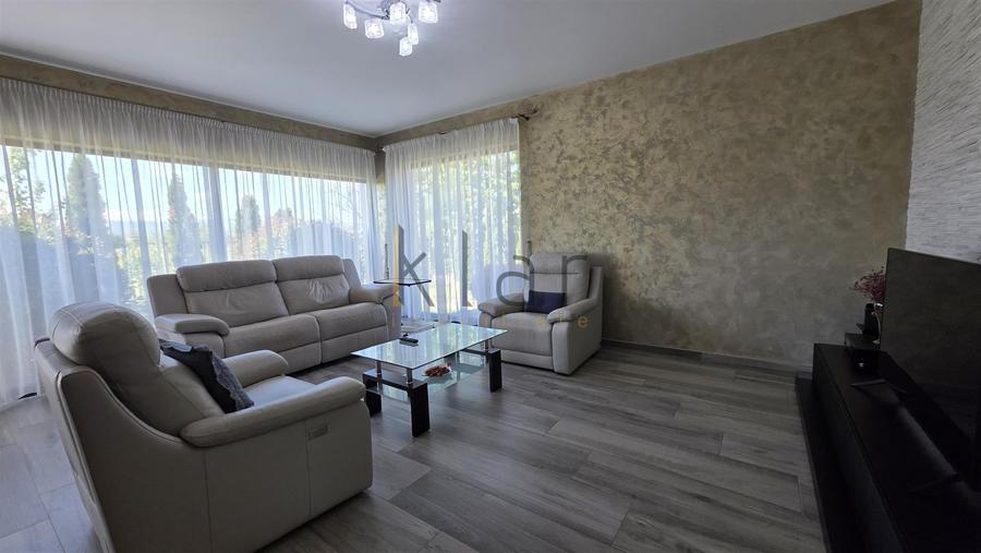 Casă individuală cu 6 camere cu Garaj în Someșeni
