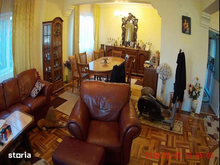 Casă cu 9 camere cu Teren 986 Mp în Găvana