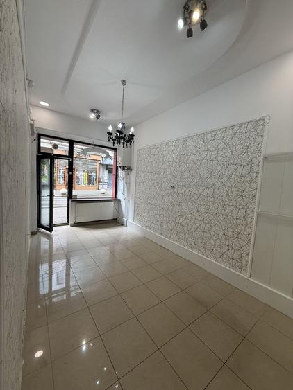 Spațiu comercial, de 21 mp, în Albești