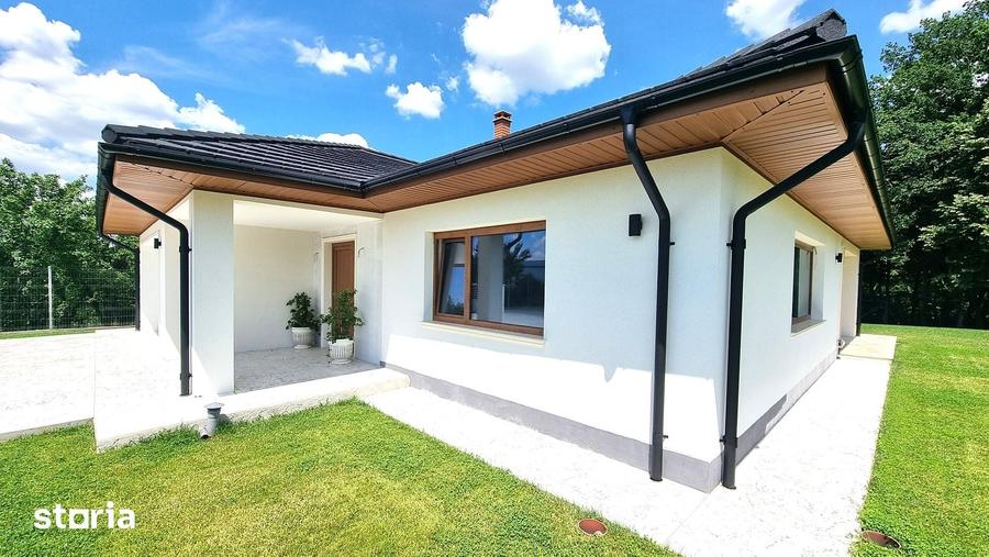 Casă cu 4 camere cu Teren 1000 Mp în Bârnova