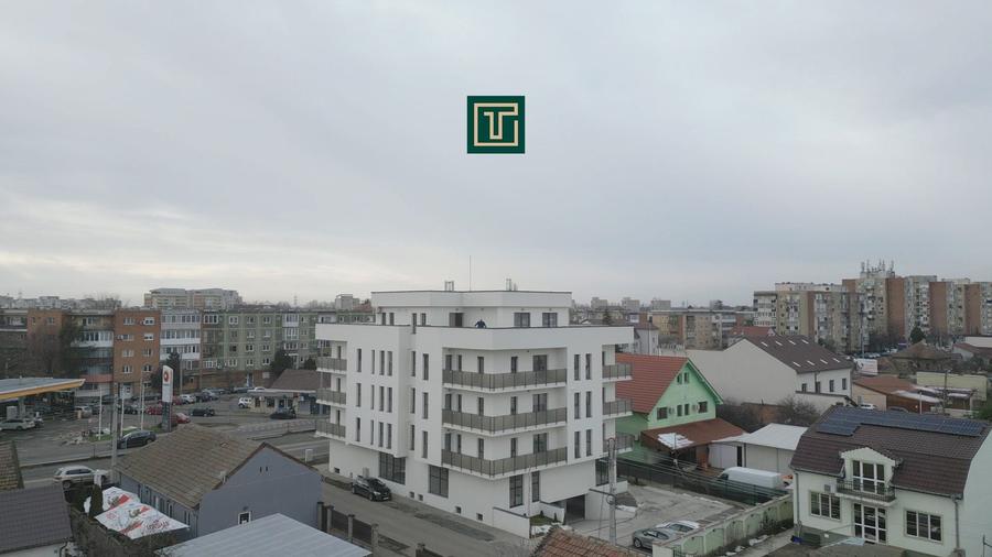 Penthouse cu 3 camere semidecomandat în Miorița