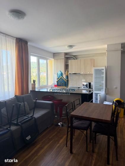 Apartament cu 5 camere decomandat în 7 Noiembrie