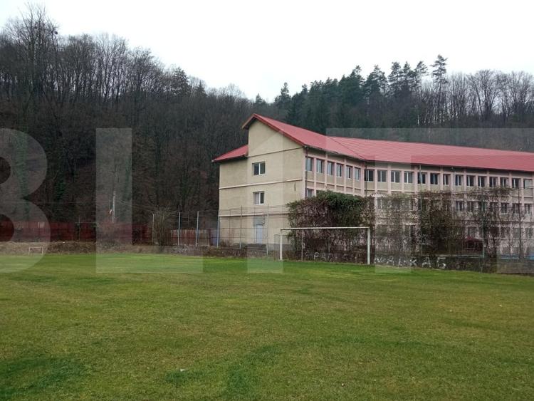 Spațiu industrial, de 3,000 mp, în Nădrag