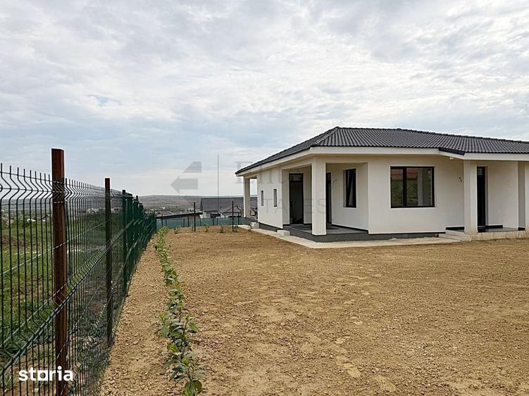 Casă cu 3 camere decomandat cu Teren 350 Mp în Paleu