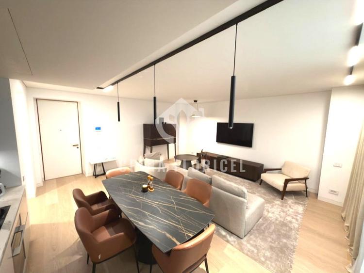 Apartament cu 4 camere decomandat, mobilat în Primăverii