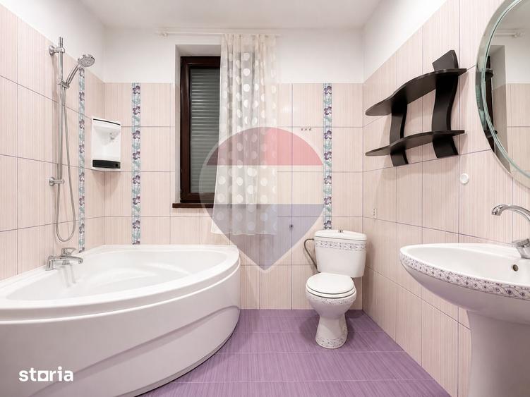 Casă cu 6 camere cu Teren 448 Mp în Bucium